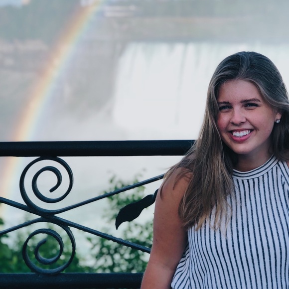 Meet your Posher, Kailey - Picture 1 of 1